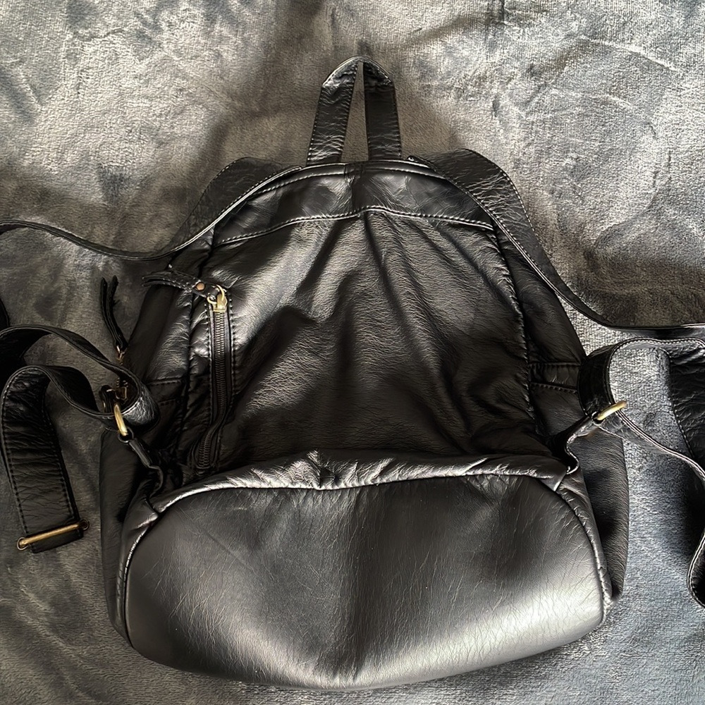 Backpack - Picture 5 of 5